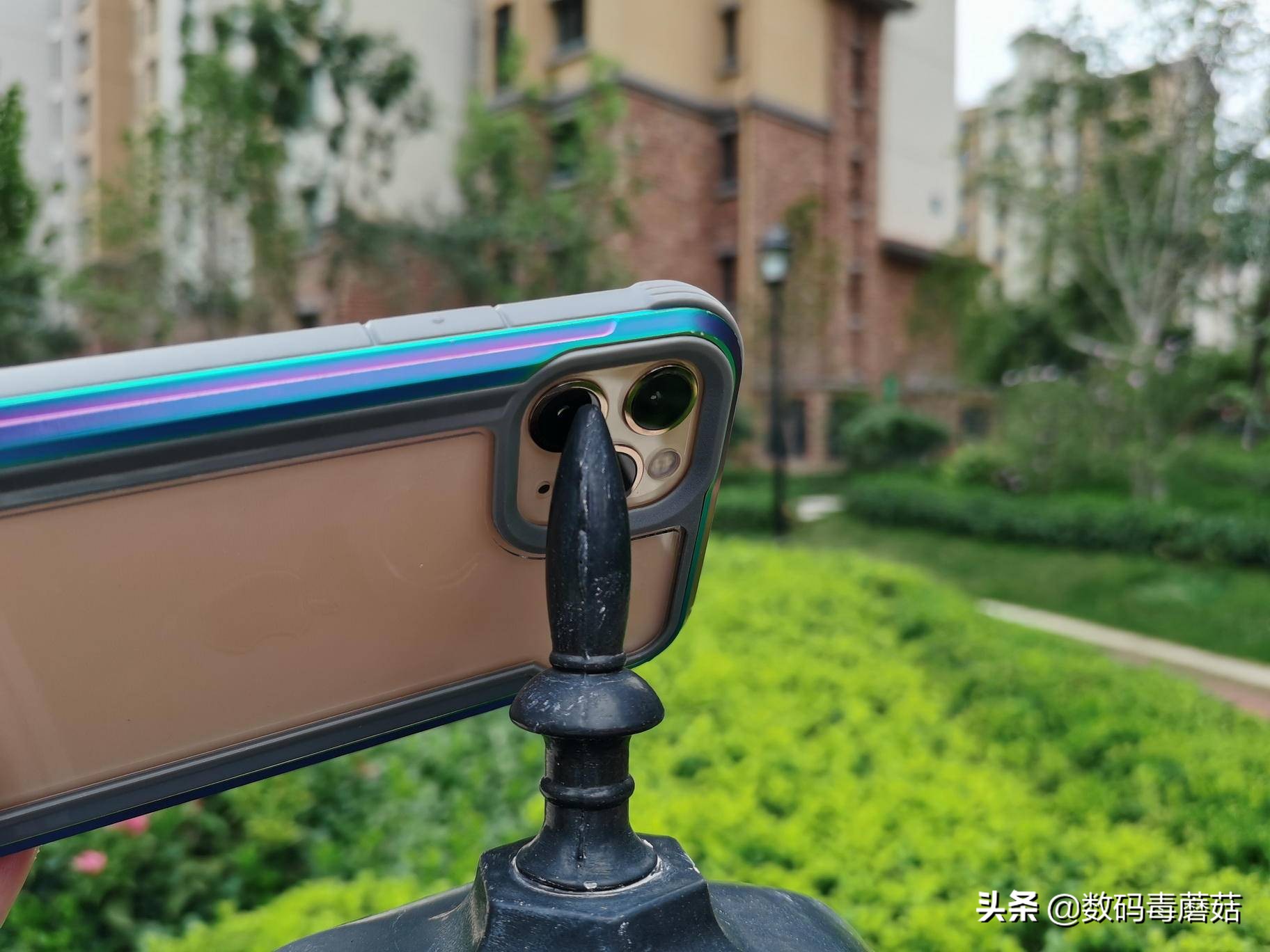 Come from the warning of 16s of evil spirit a group of things with common features: Mobile phone carapace must be bought prevent truly fall, otherwise...