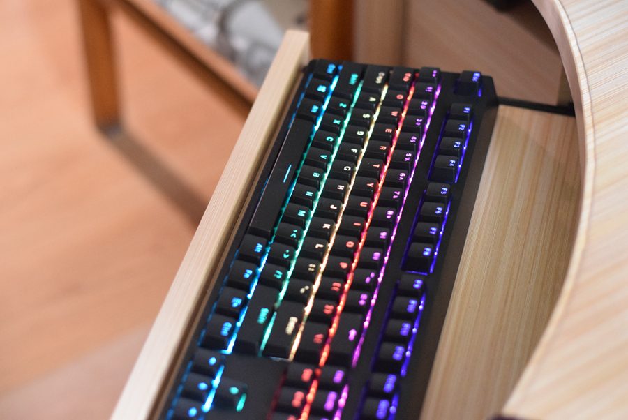 国内品牌兴起！雷柏发布新产品 V808 RGB 机械键盘