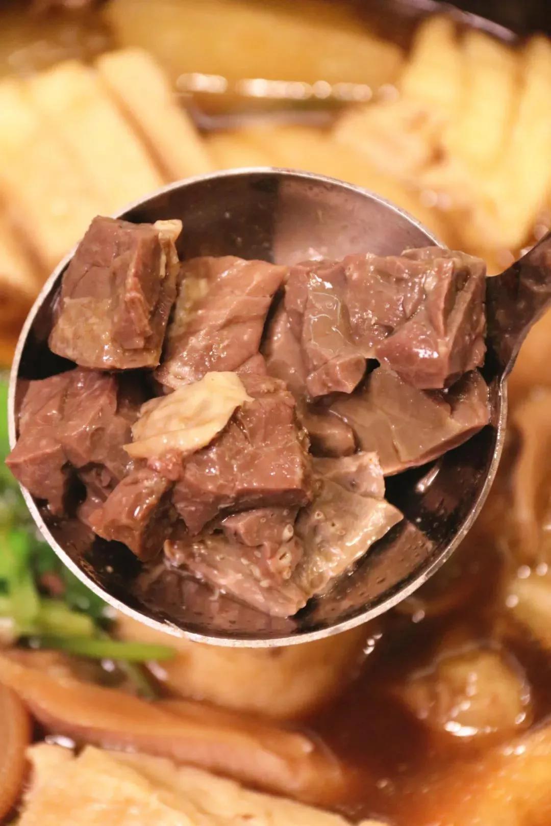 发哥与财叔关于牛杂煲的故事