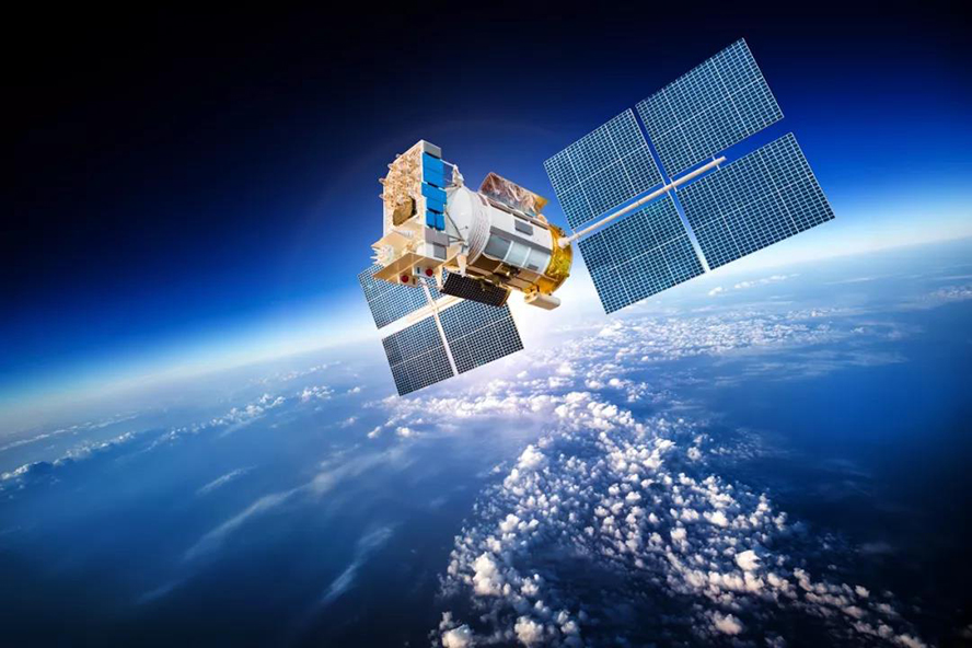美国航母变“瞎子”？中国北斗卫星立大功，美国GPS霸权被冲破