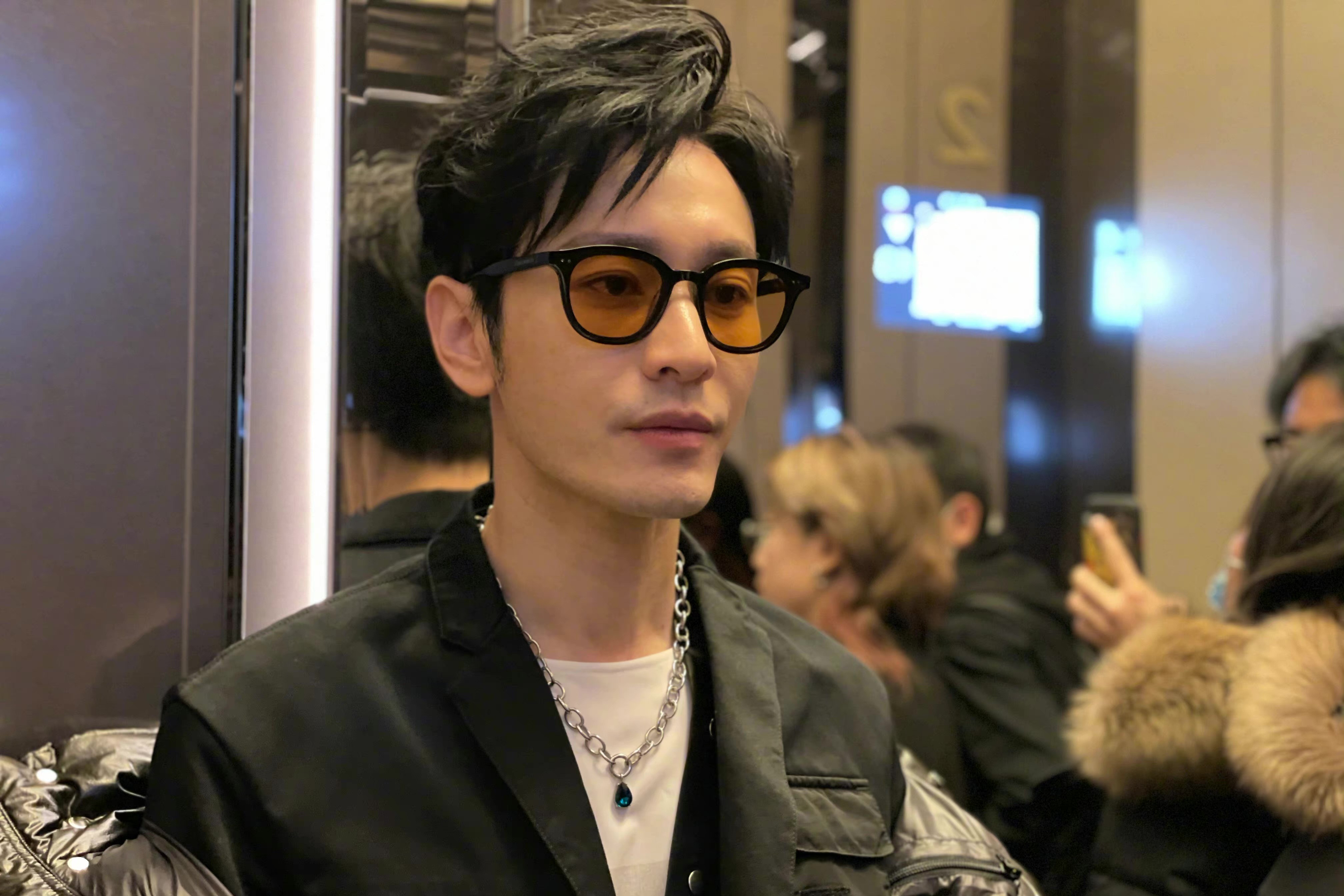 43岁黄晓明一个月瘦25斤，春天减肥，先看明星的