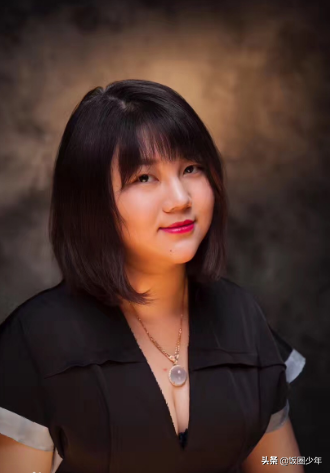 杨天真给《青春有你》学员上课，网友让她出书，杨老板成功洗白？