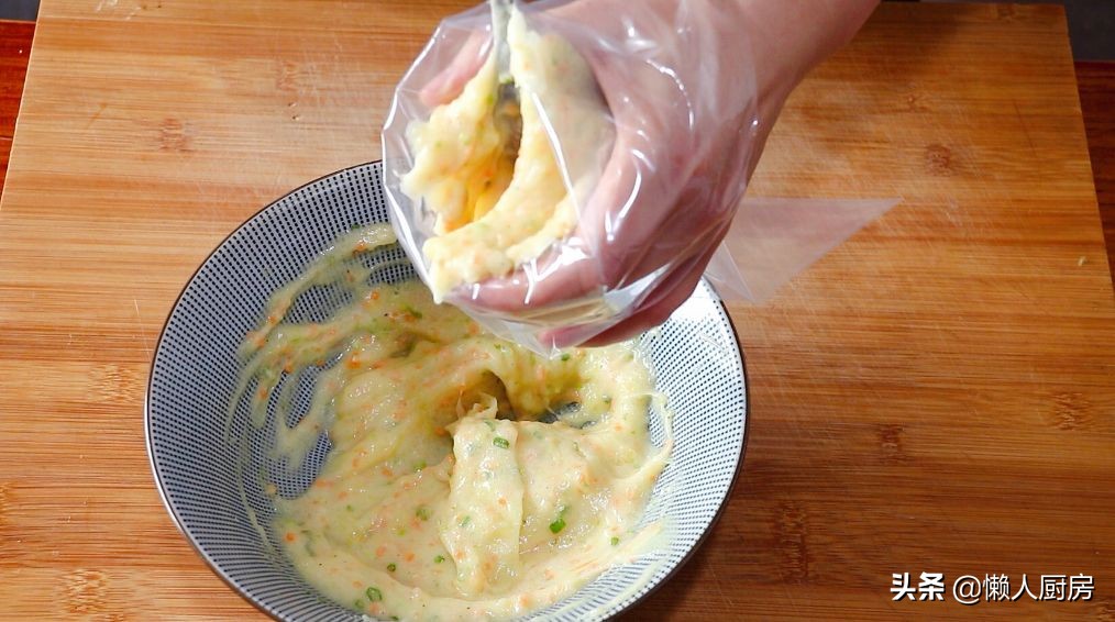 土豆不切条，捣成土豆泥，教你薯条的新做法，香酥可口更好吃