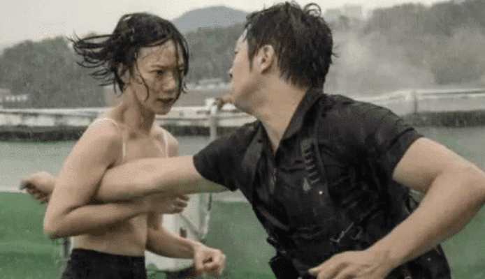 被称为亚洲影后，出身不凡却甘愿出演风尘片，