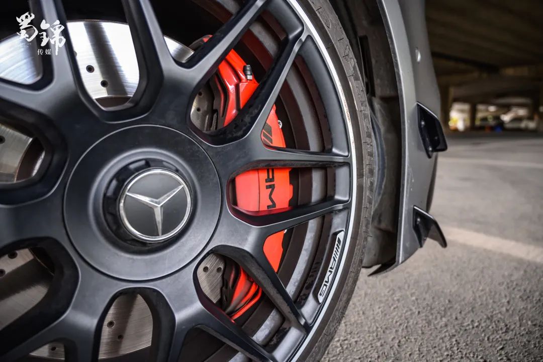 2.0T发动机原厂421马力，这款奔驰钢炮有何过人处