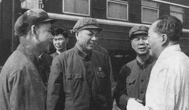 杨成武：长征的开路先锋，朝鲜战场上的硬汉，亲自护卫毛主席南巡