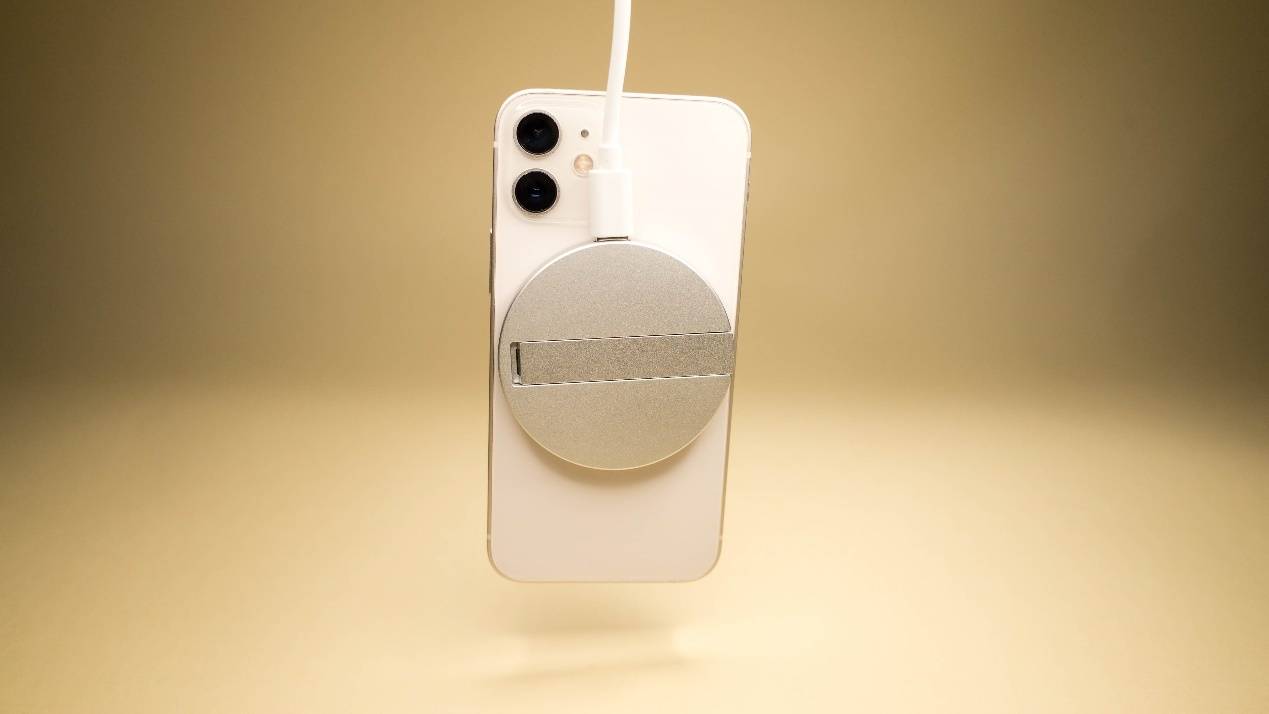 1.Magsafe新选择-ESR亿色磁吸无线充