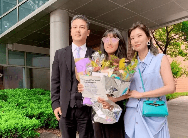 贾静雯大女儿遭陌生人威胁！言语粗俗不堪入目，目前已报警处理