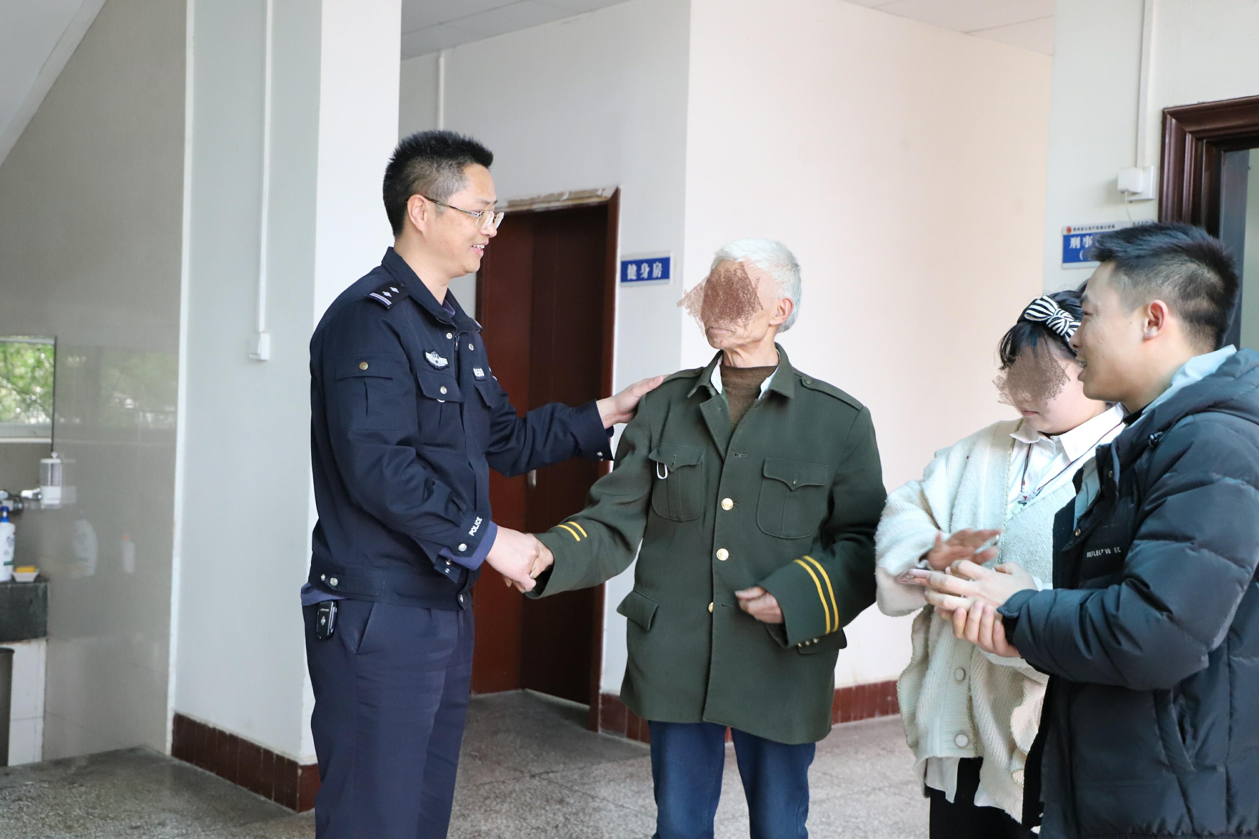 贵阳机场一女子冒用他人身份证登机，民警一查女子很有来历