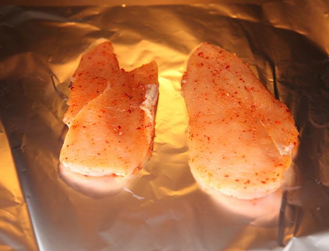 图片[4]-香辣鸡胸肉的做法步骤图鸡胸肉别再炒了只需一点油热量非常低-起舞食谱网