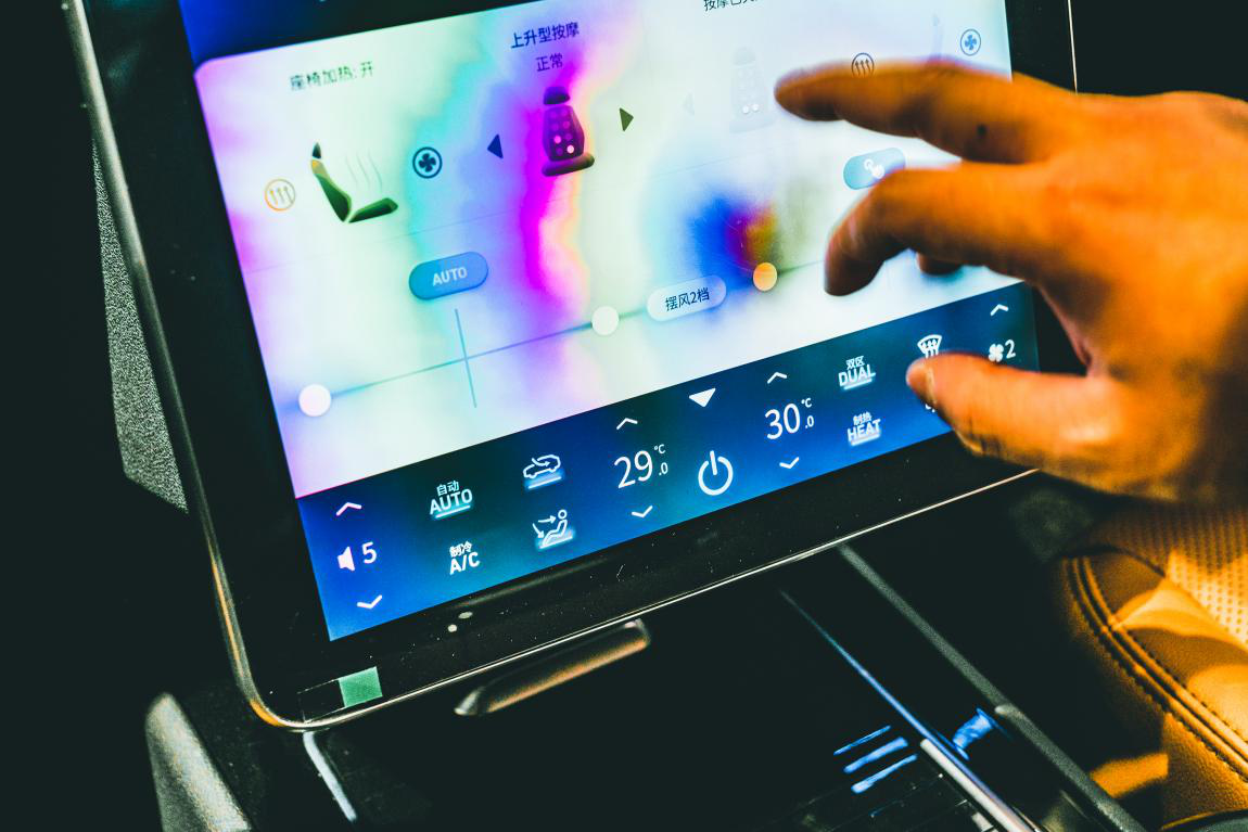 700匹马力，4.8秒加速，这台国产SUV性能比玛莎拉蒂还强