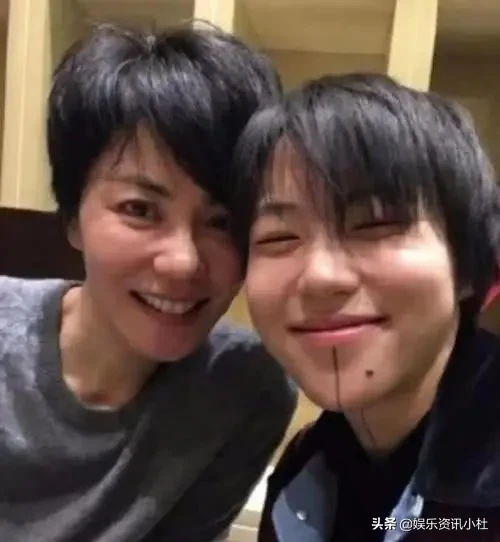 22岁女星自杀身亡，王菲女儿窦靖童感同身受，发