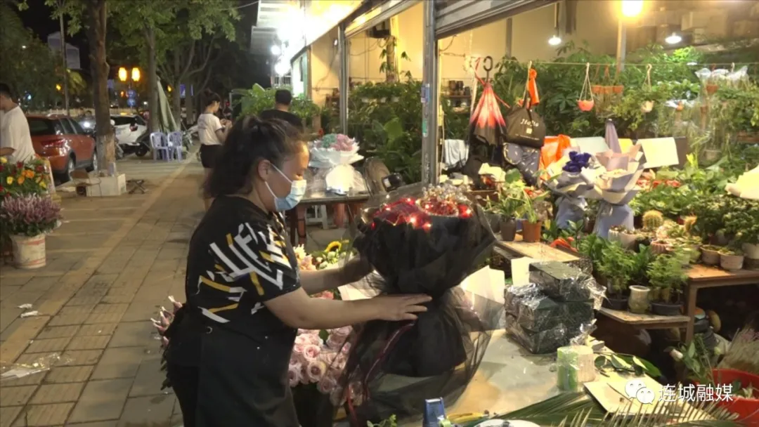 连城：七夕鲜花俏销 线上销售火爆
