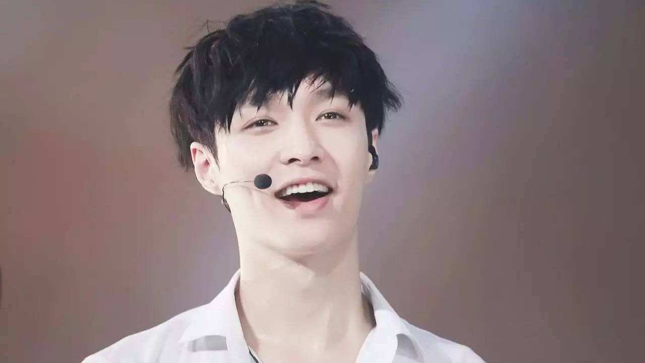 张艺兴粉丝太有梗了，为维权化身rapper在线diss节目组