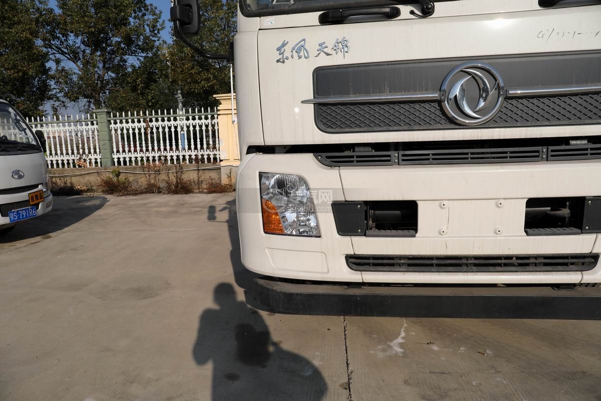 国六危险品运输车——东风天锦气瓶运输车