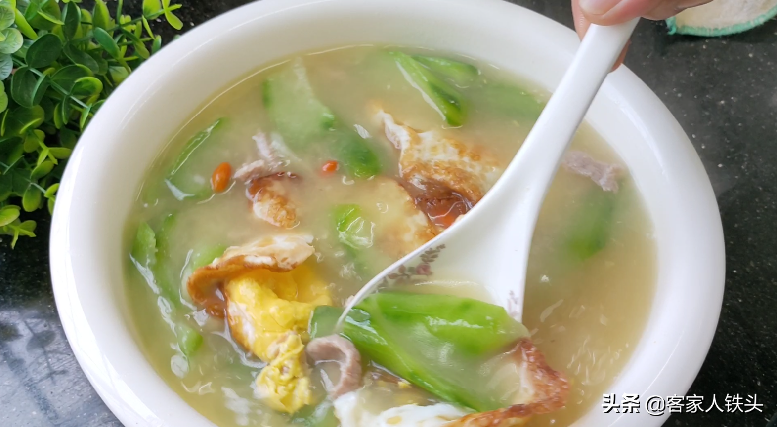 广东人做开胃靓汤为什么这么好喝？原来步骤很简单，营养味美便宜