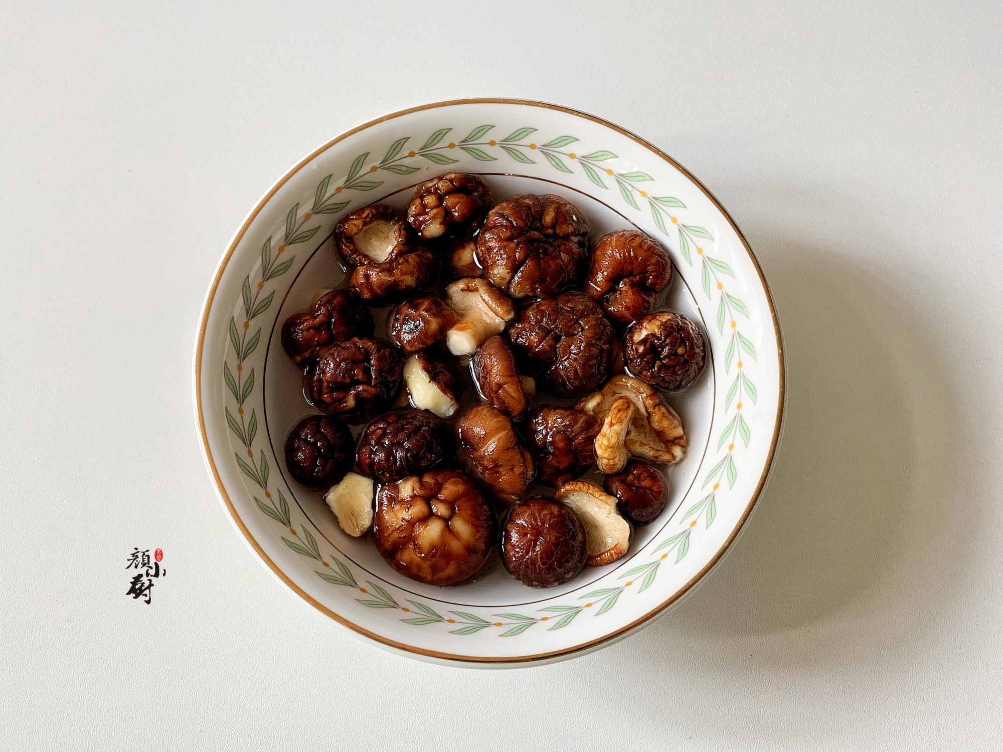 燉雞時有人焯水，有人直接燉，全不對，學會此做法，比飯店還香