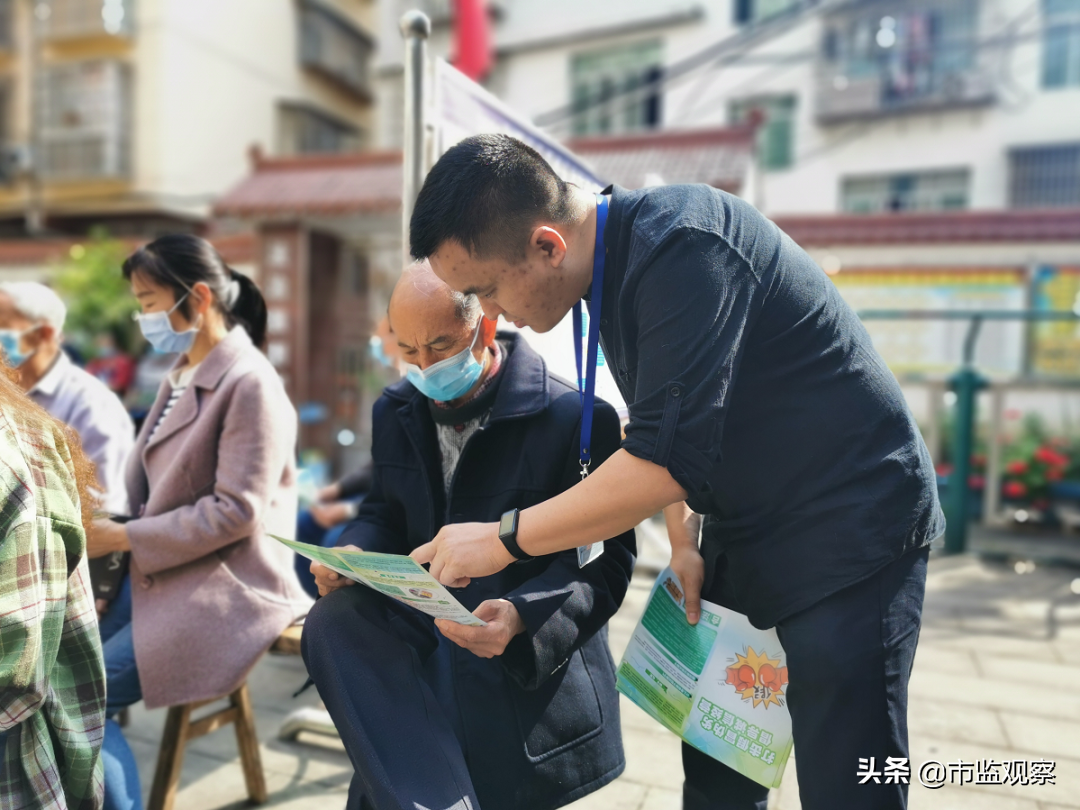 遂宁市市场监管局开展城乡接合部假冒伪劣商品辨假识假和校园食品安全​宣传活动