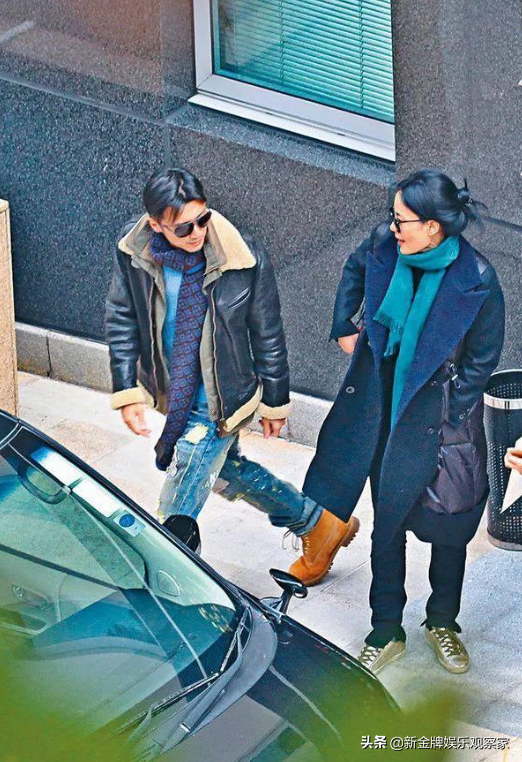 Wang Fei thanks thunderbolt sharp edge to pull a hand to defeat part company hearsay, before the pose that pull a hand mixes 21 years same, it is a girl forever