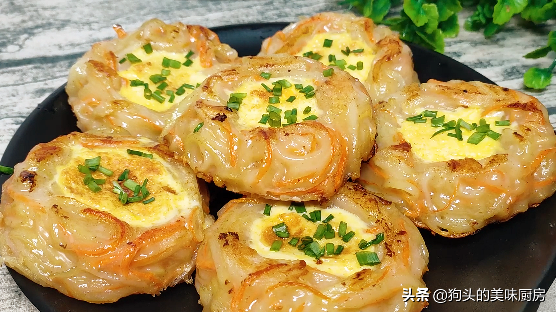 5個土豆，2個雞蛋，教你沒有吃過的做法，比肉還香，上桌就被掃光