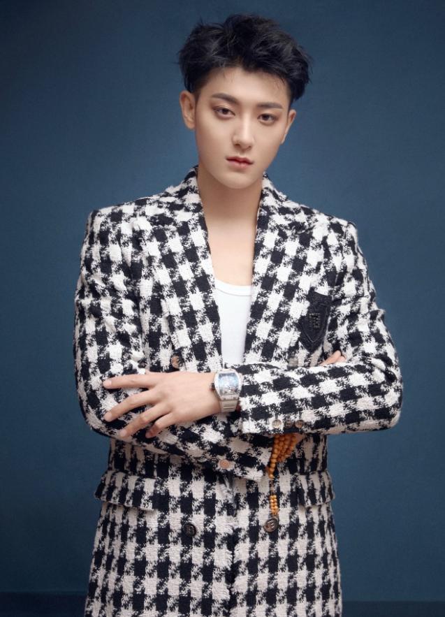 Huang Zitao refused to be coerced by fans, and posted a message in ...