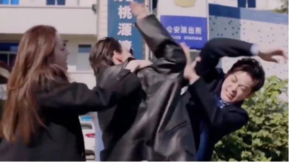 Zhang Xin grants: Cast off controversy to become army elder brother's wife, easy life of a small family is admired nowadays evil spirit other people, 