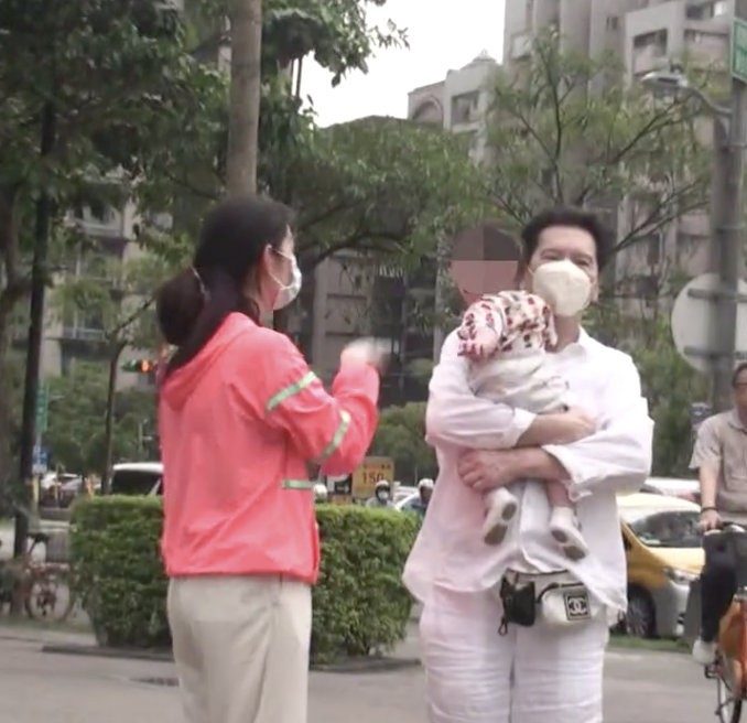 向佐与向华强对打，夸父亲气势73岁仍不变，儿子肾功能还不如爸？