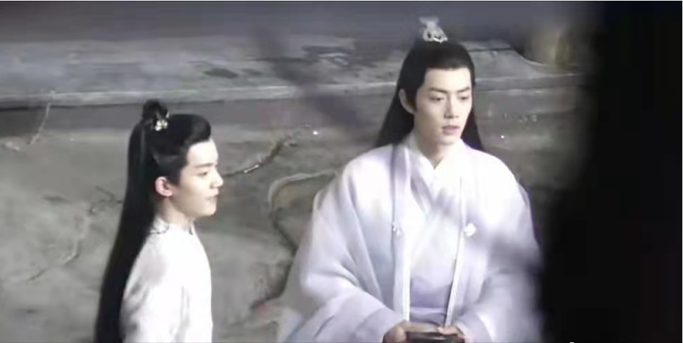 Xiao Zhan is answered " jade bone Yao " era is patted have strange court, the late night wears sunglasses, successive 3 days not transhipment of through cargo