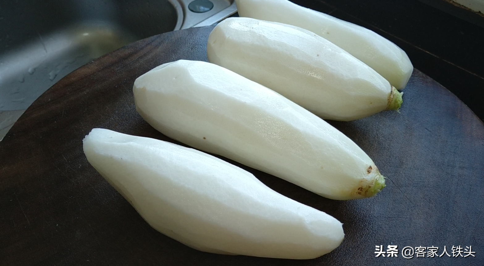 蘿蔔煲好吃有訣竅，加2斤牛腩燉一鍋，4個蘿蔔不夠吃，鮮香過癮