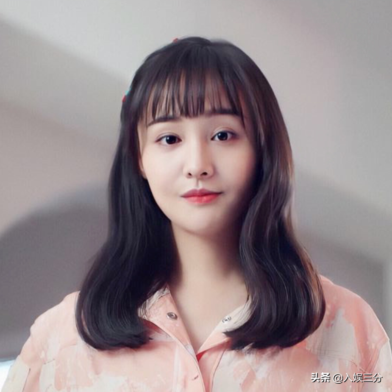 郑爽新剧终于播出，出场方式很特别，最新近照