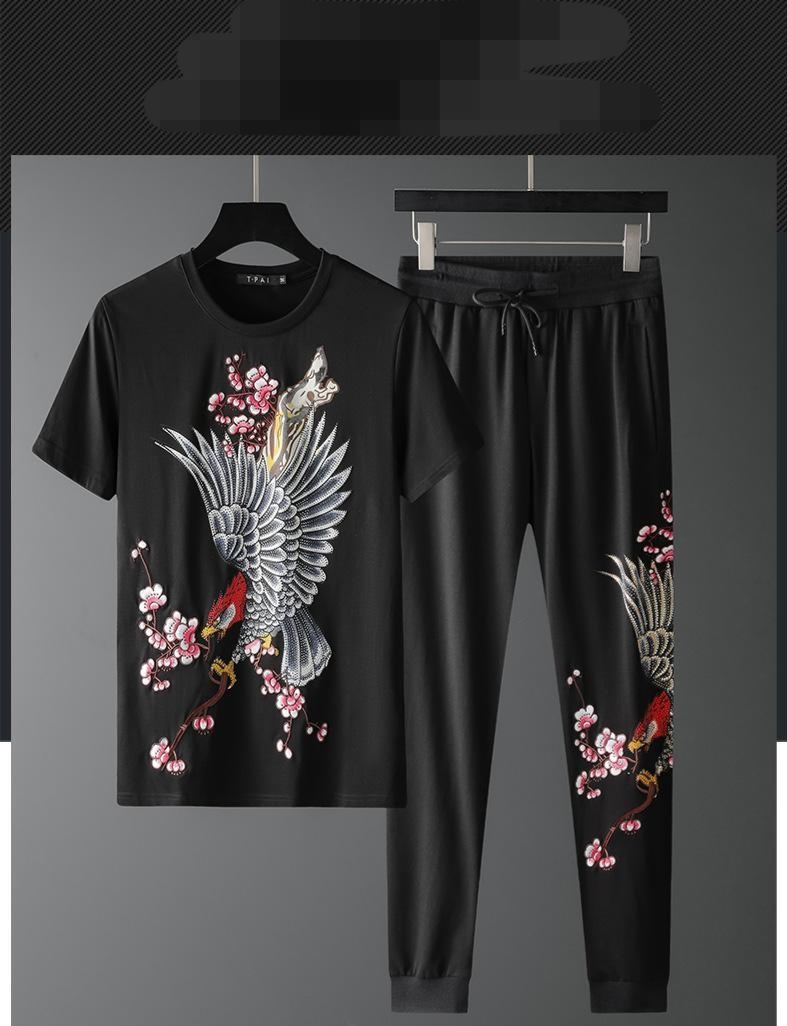 What is the difference between cheap and expensive cotton tshirts on the market?Why is it two