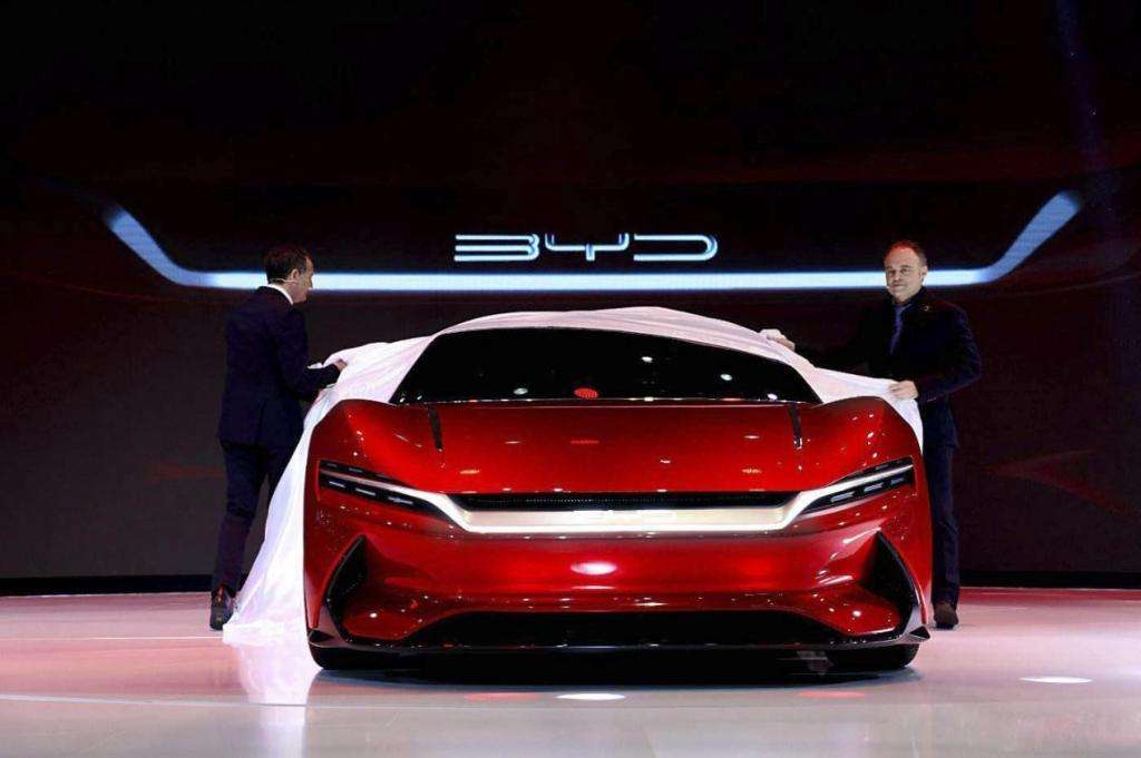 ���Ϻ���������ȴ�ܾ��人������ƴ��๺����˹��Ϊ�η粨���ϣ�