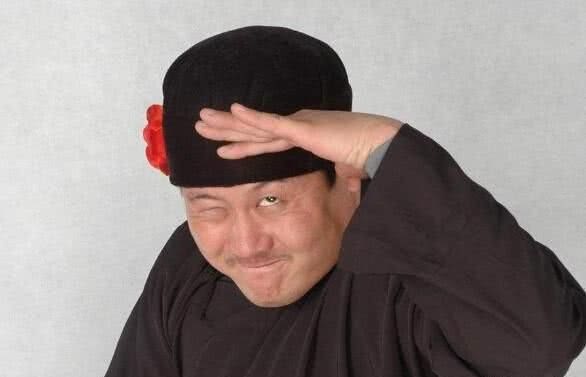 超强模仿秀来袭，他为了模仿赵本山整容又改名