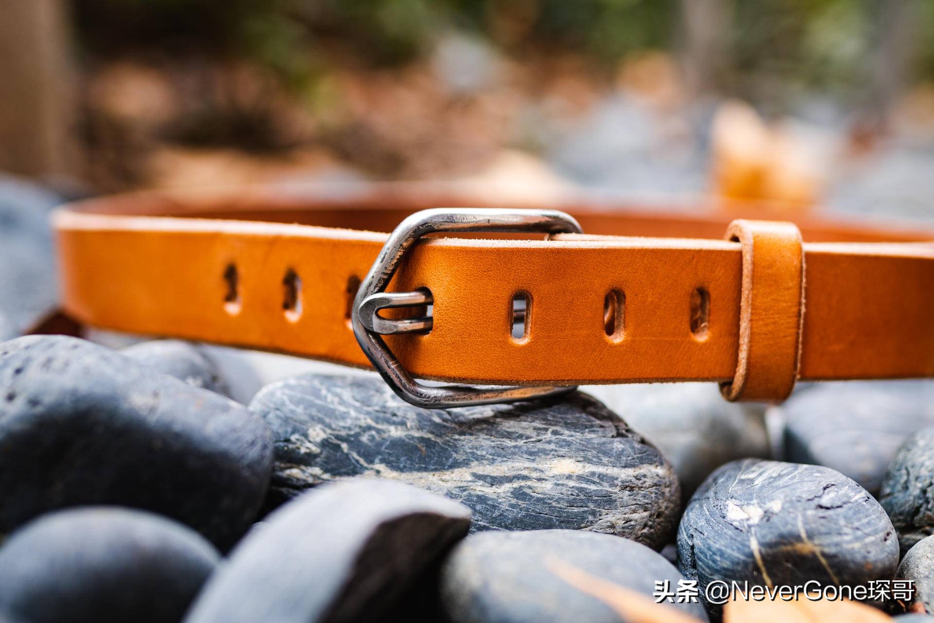 看看皮带扣？Companion Denim赫尔曼橡树植鞣腰带