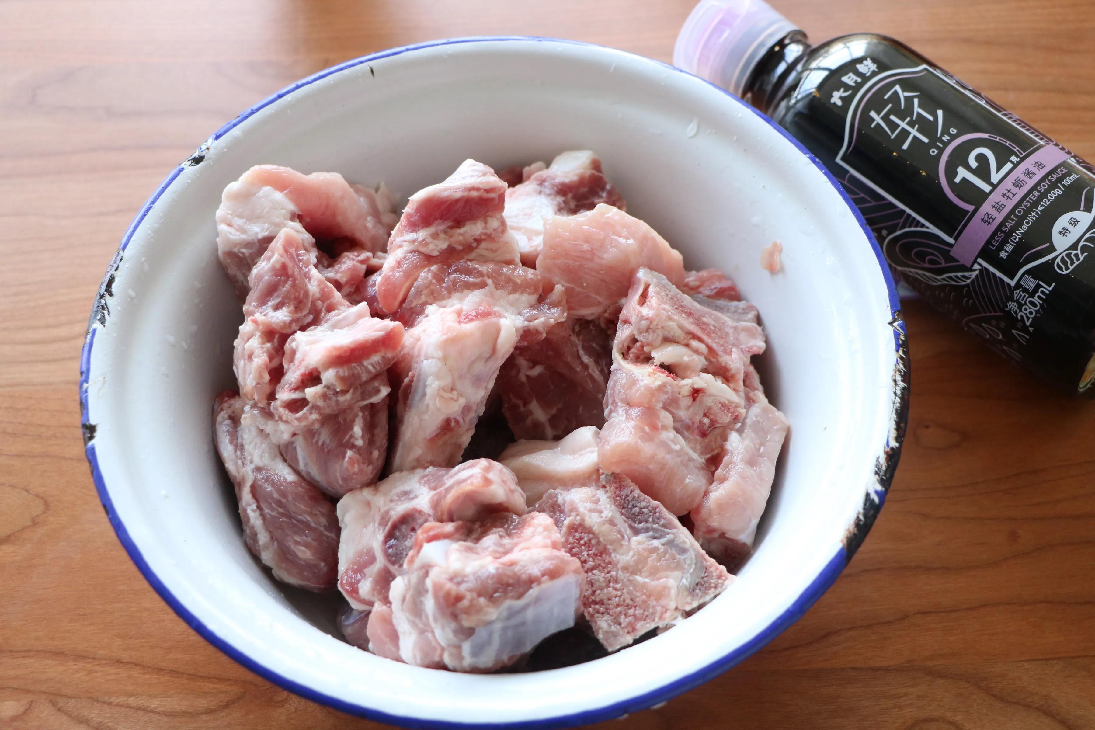 除夕年夜飯，孩子最愛的糖醋排骨，不用油炸，一碗料汁就搞定！