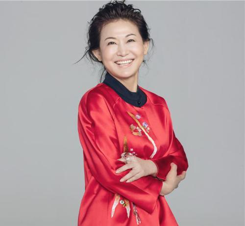 玻尿酸女王赵燕：成本15卖5000，今身价400亿，她有多牛