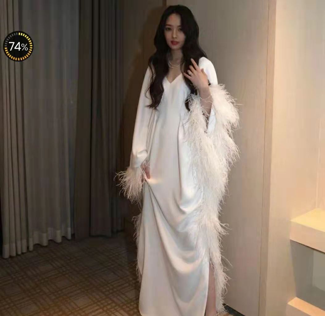 郭碧婷学习向太穿搭，女儿百日宴上穿20万连衣裙