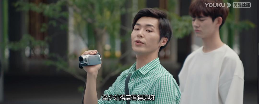 一部女一和女二“拿错剧本”的校园青春剧，竟然意外的有点好看