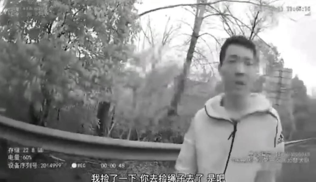 一男子“见绳起意”高速违停 湖北高警云梦大队依法处置