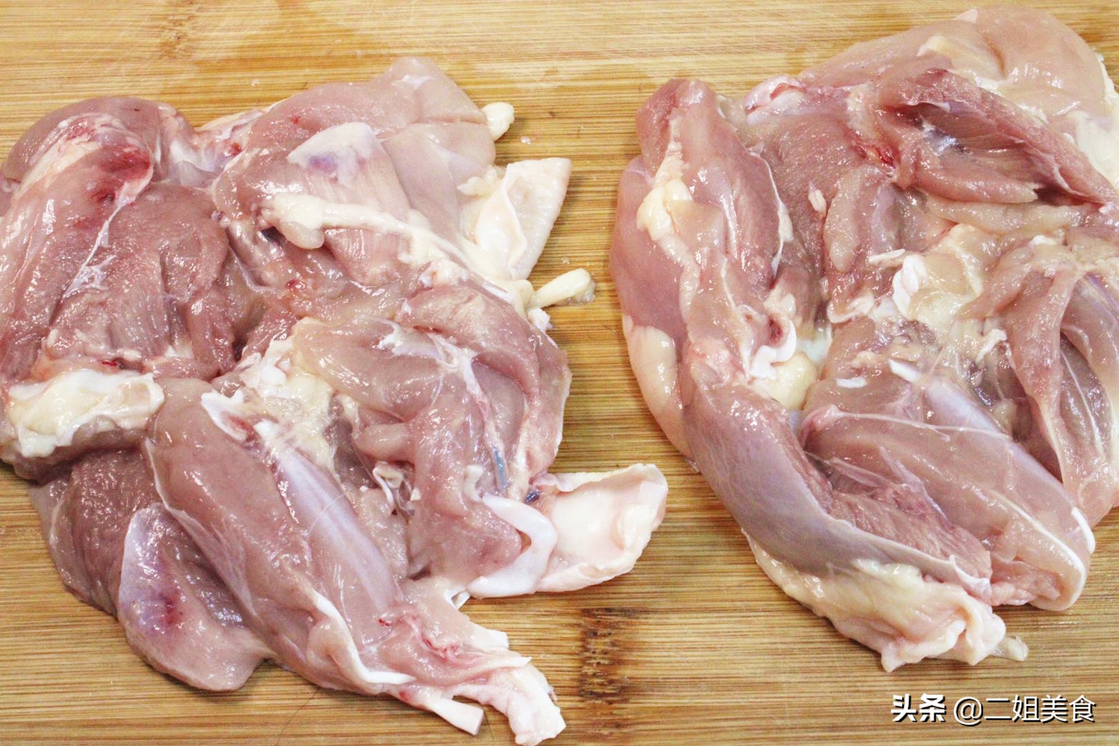 鸡肉和香菇搭配，做盒子没想到这么好吃，比韭菜馅香，比肉馅解馋