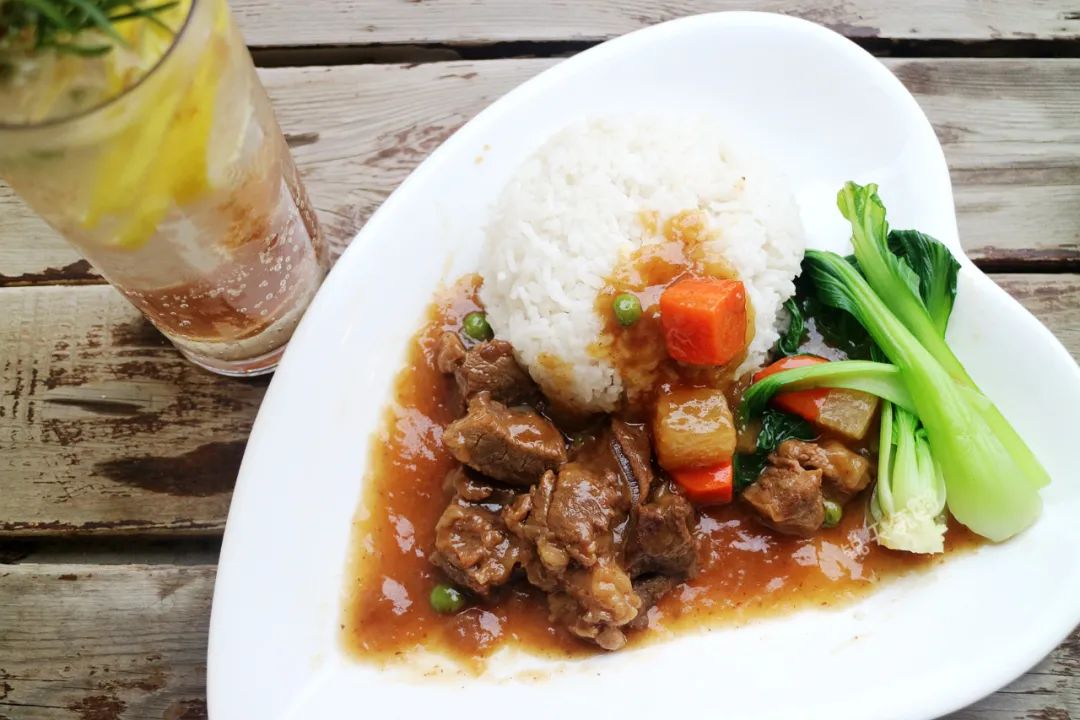 抓住暑假的尾巴，到鼓浪屿百年老别墅，享受到的不止是浪漫下午茶