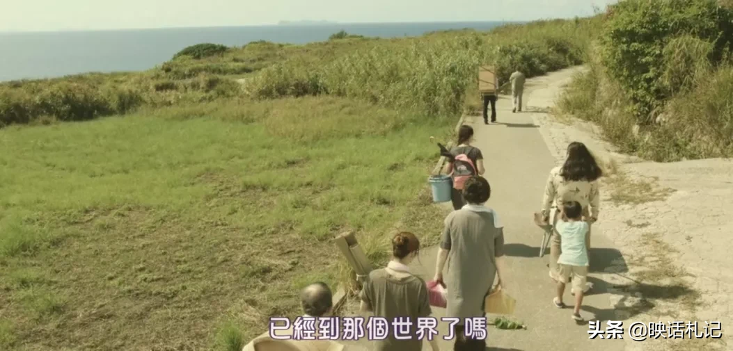 洗骨 | 一部以恐怖片名字命名的家庭温馨电影