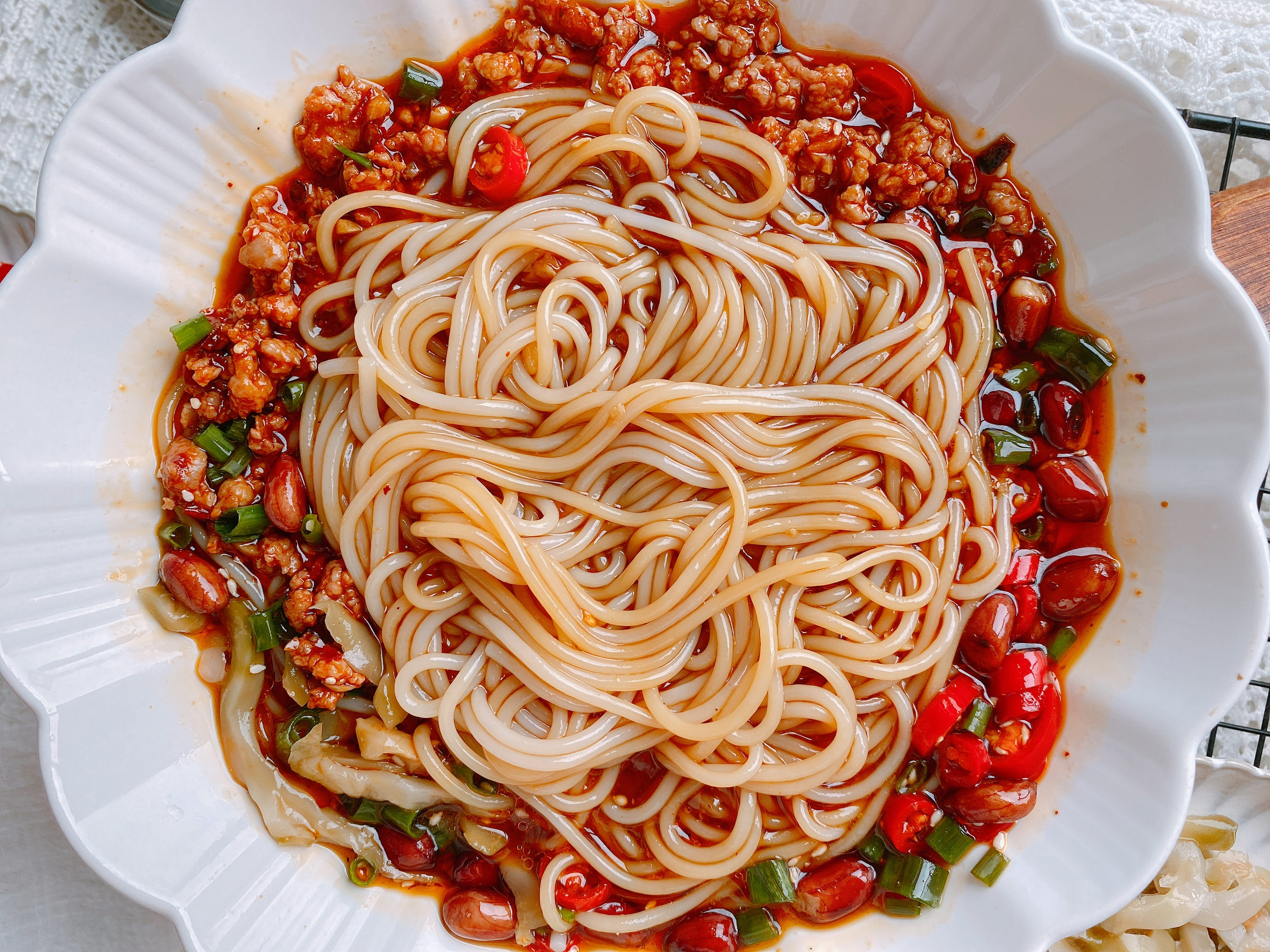 这是我做过最好吃的米粉，10分钟搞定，酸辣开胃，味道不输小吃街