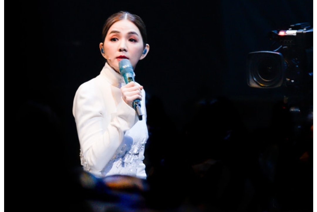 Ella公開生產過程，神情痛苦令人揪心，產後曾經歷兩年尿失禁