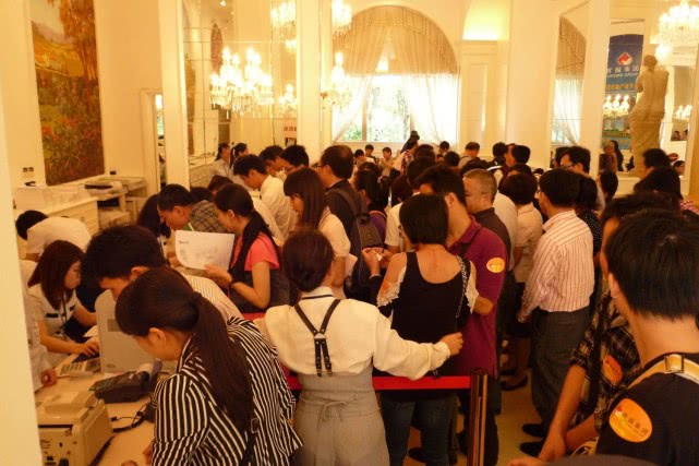 国家“一锤定音”，两类人麻烦来了！教授：这