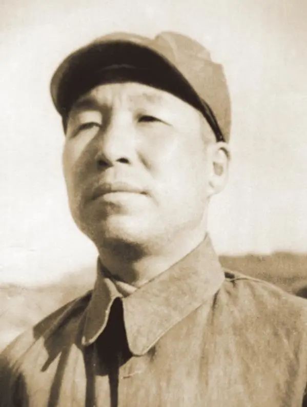 农妇为救300战士冰河产子，司令苦寻恩人39年：竟是她故意躲着？