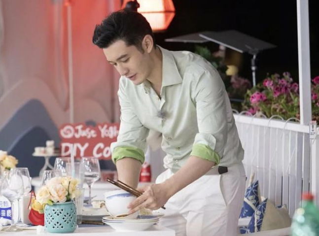 黄晓明不用在“受”姐姐们的气了，《中餐厅》