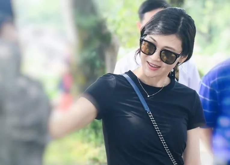 娶《亮剑》女主角童蕾的温州富豪栽了,获刑三年,缓刑五年