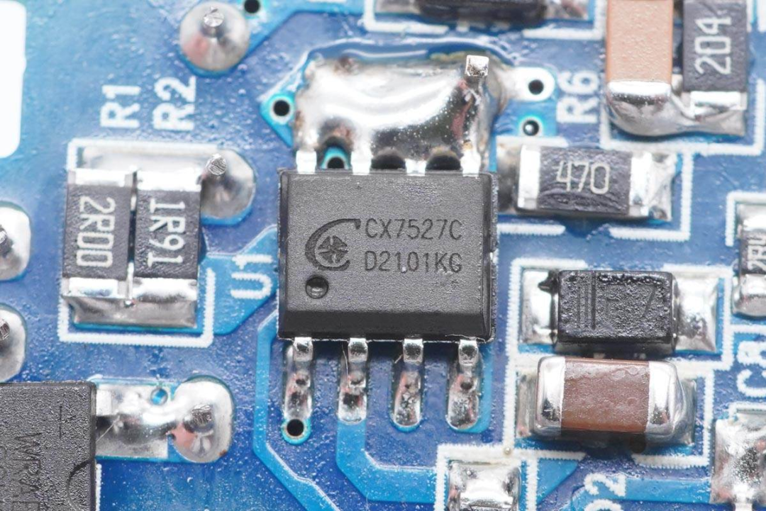 迷你机身，内置高集成电路，这款20W PD快充设计绝了