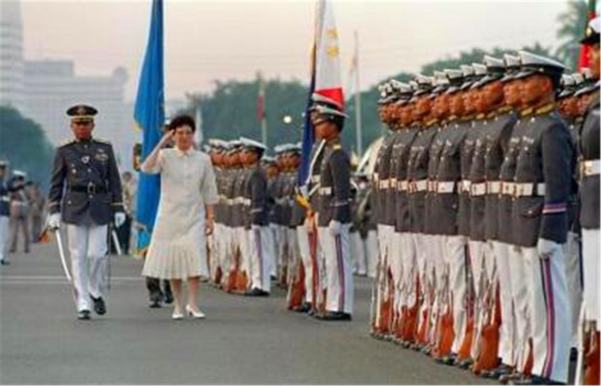 海上邻国首位华人女总统，公开称自己是中国人